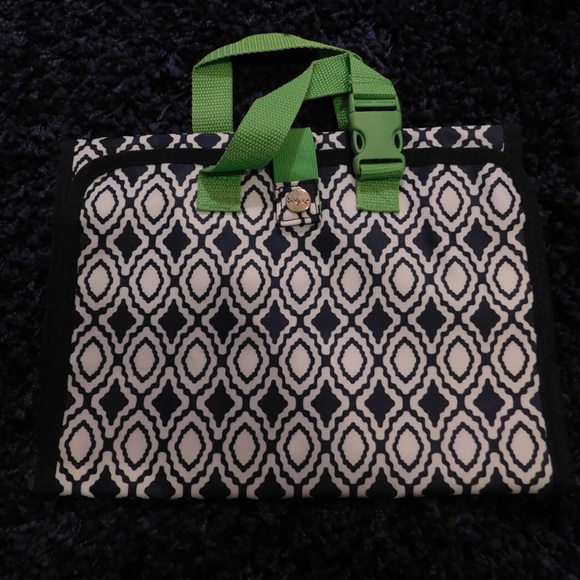 Makeup Organizer! - Picture 1 of 5